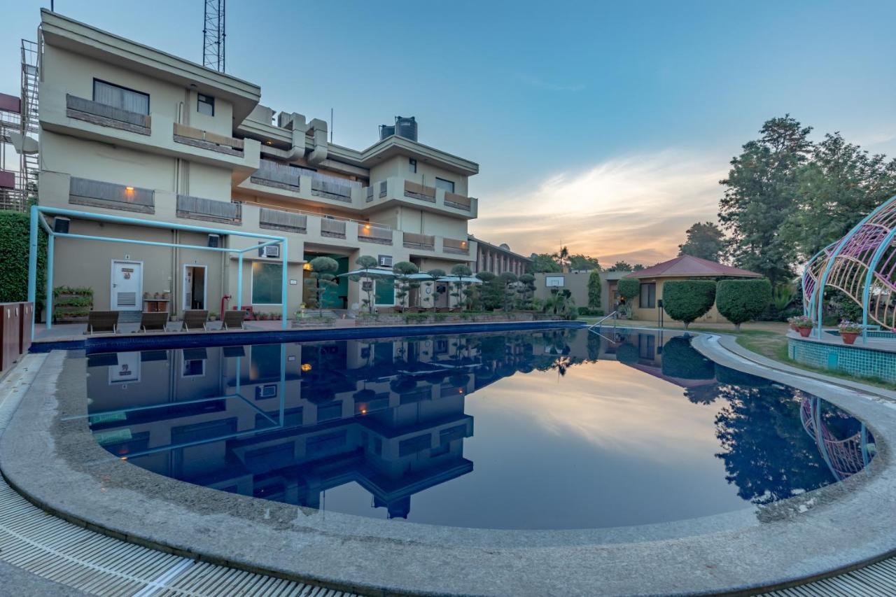 Downtown Resorts Nh8 Dhāruhera Εξωτερικό φωτογραφία